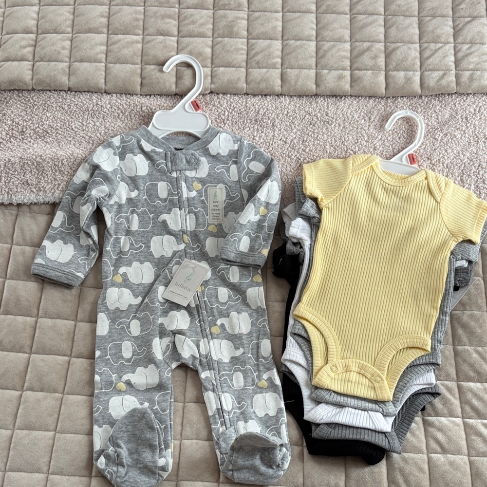 Lullaby Lane 
Gray and White Elephant Footie